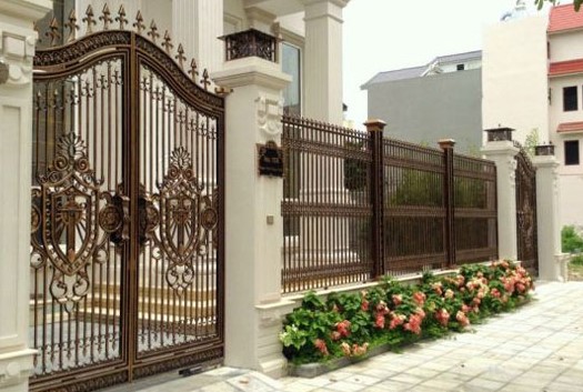 Hàng rào cổng nhà đẹp ở nông thôn