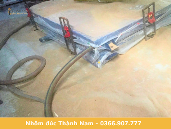 Giàn khuôn đúc chân không giúp tạo ra mẫu chất lượng cao, không có bọt khí.