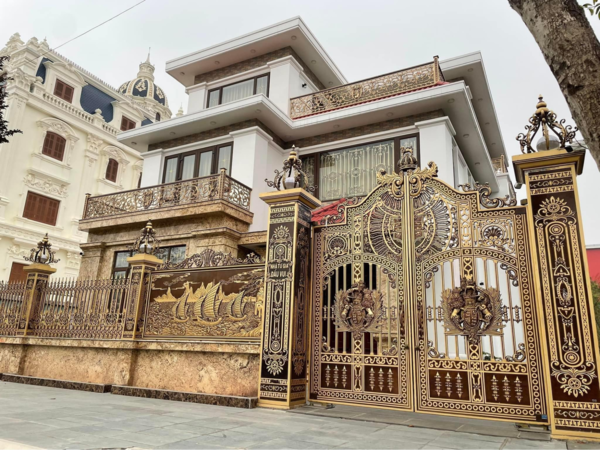 Chọn họa tiết phong thủy như rồng, phượng, hoa sen, thuận buồm xuôi gió để tăng thêm ý nghĩa may mắn