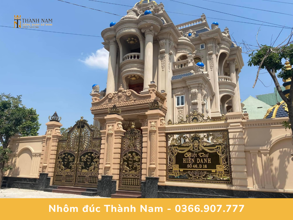 Cổng nhôm đúc có độ bền cao, không bị gỉ, giữ vẻ đẹp dài lâu