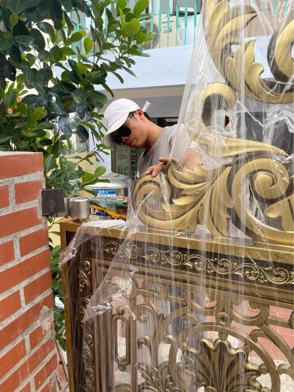 Kiểm tra chất lượng cổng nhôm đúc